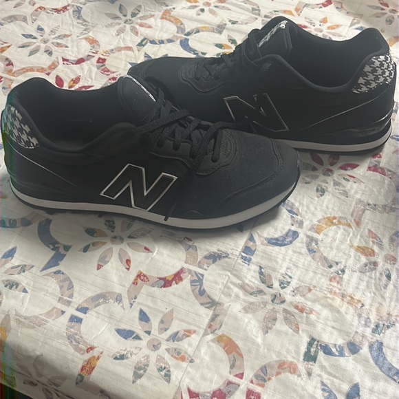 Brand new woman’s size 9 New Balance Sola Sleek - Picture 4 of 4